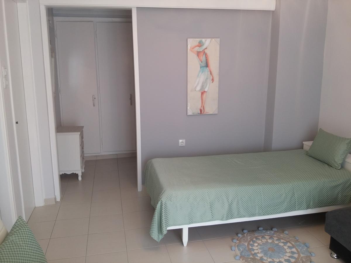Sea View Apartments Near Athens Airport 02 Artemida  Bagian luar foto